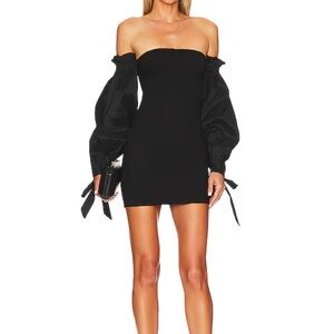 Sky Dress in Black
MAJORELLE